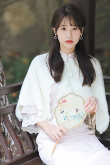 女子精油SPA按摩全身放松